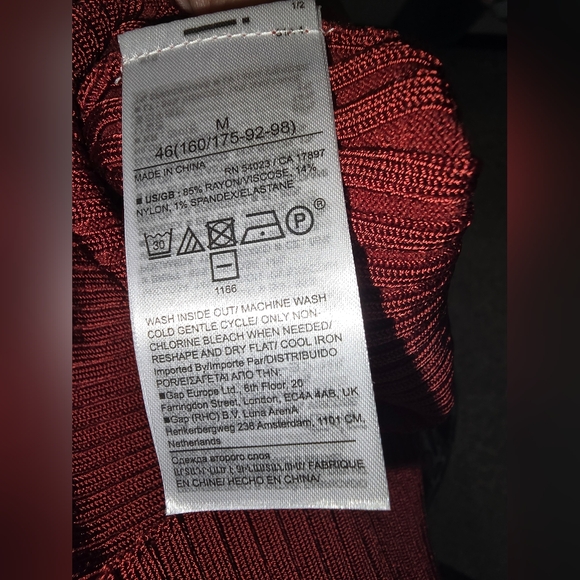 NWT, Banana Republic, backless, red, top, size M - Picture 3 of 4